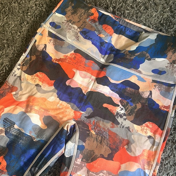 Fabletics Camo Leggings - Picture 3 of 7